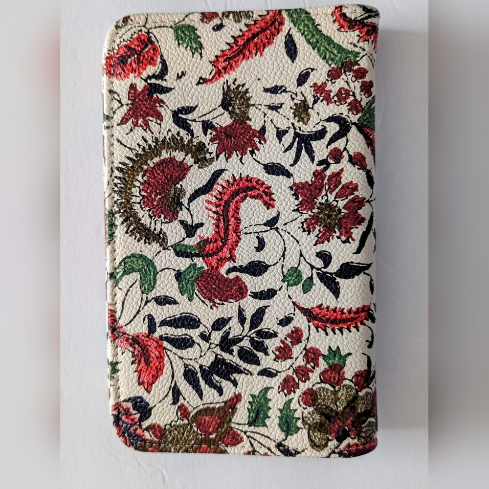Trades of Hope Floral Wristlet Wallet